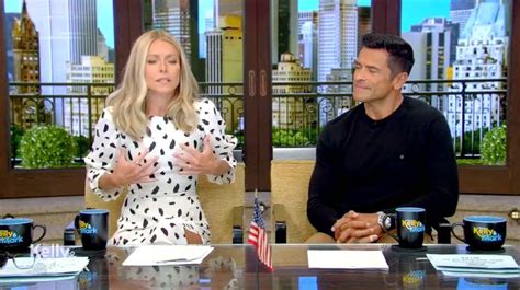 Kelly Ripa rants about breasts, letting Mark Consuelos see her naked